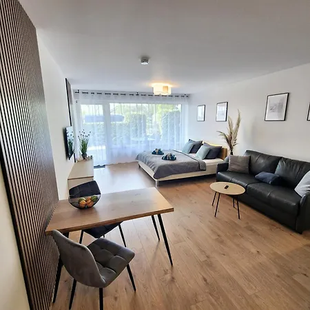 Meerzeit Mit Terrasse & Parkplatz Апартаменты *